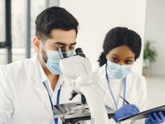 A Complete Guide to Laboratory Microscopes: Types, Features, and Applications Laboratory Microscopes
